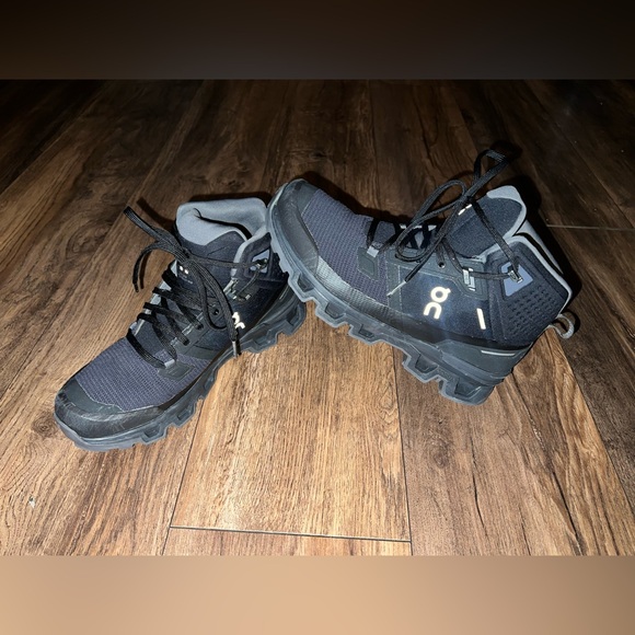 Women’s Size 9 On Cloud On Running Waterproof Trail Winter Boots. - Picture 2 of 14